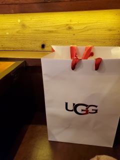 UGG