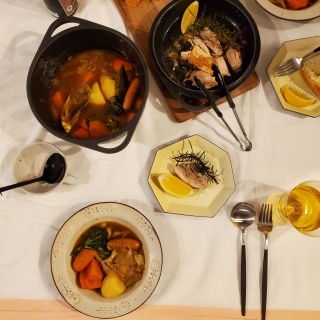 �܂��A����
