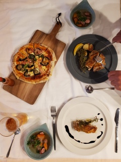 �������[