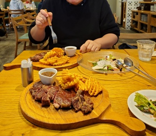 �҂�����